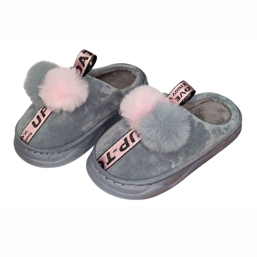 Chinelo Infantil Pompom Cinza Pantufa Antiderrapante Menina Inverno Quarto Frio Criança Inverno Aconchegante