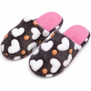 Pantufa Adulto Coração Marrom Feminina Peluciada Frio Inverno Mãe Chinelo Antiderrapante Quarto Confortável Aconchegante